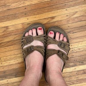 Birkenstock tan sandal